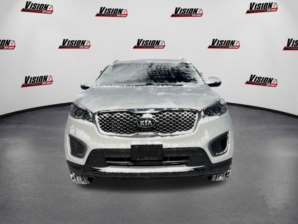 Used 2018 Kia Sorento LX image 2