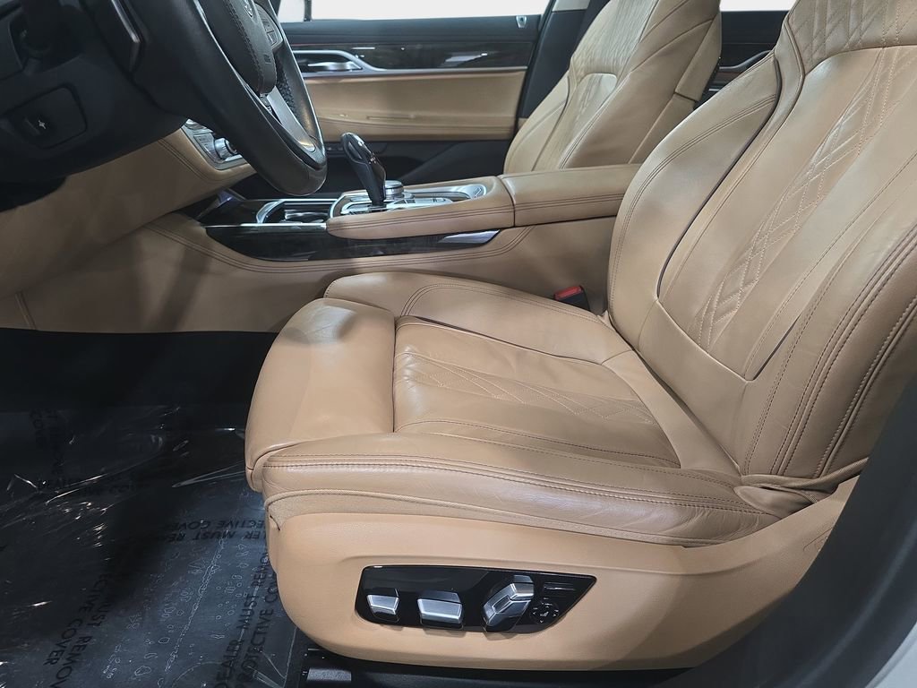 Certified 2022 BMW 740i w/ Premium Package RWD image 22