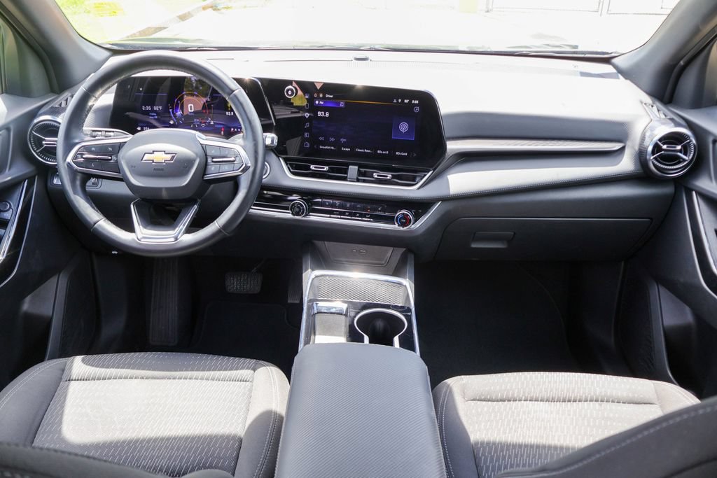 Used 2025 Chevrolet Equinox LT FWD image 6