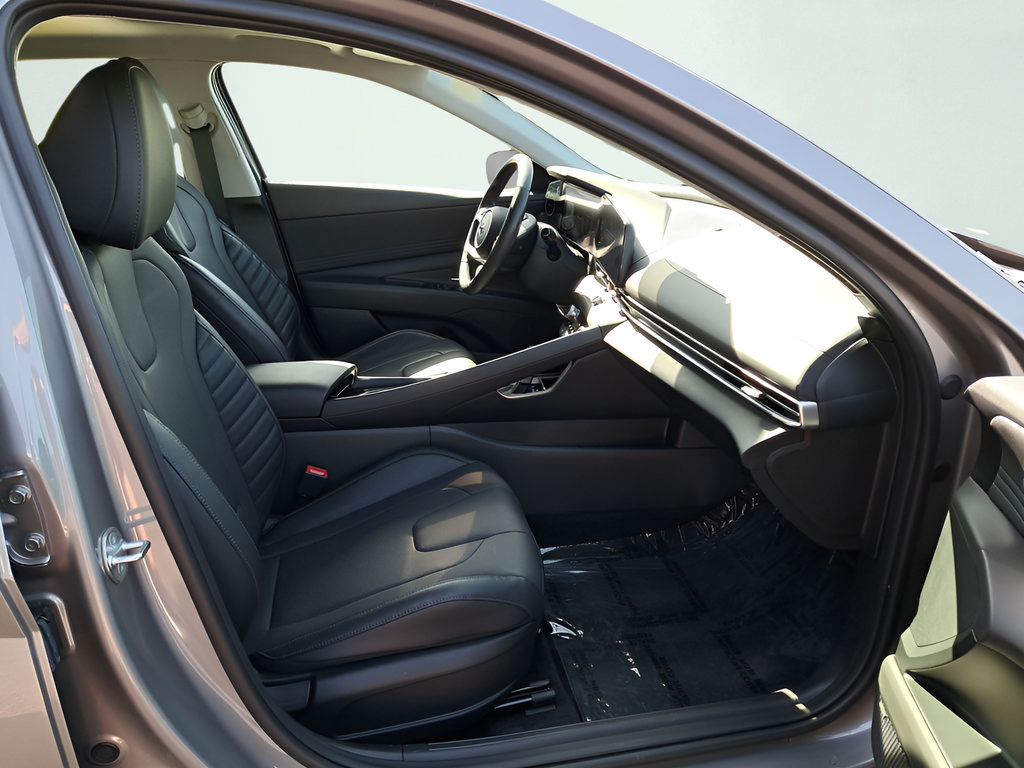 Used 2023 Hyundai Elantra Limited FWD image 27