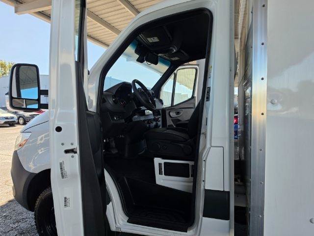 Used 2024 Mercedes-Benz Sprinter 3500 image 28