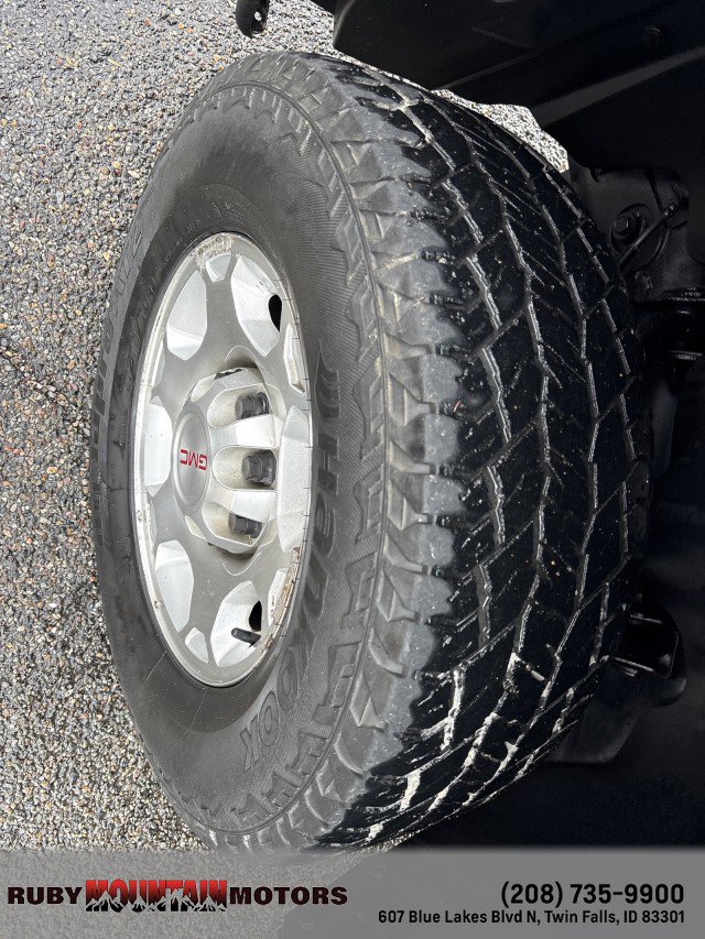 Used 2007 GMC Sierra 2500 SLE w/ Z71 Off-Road Package image 23