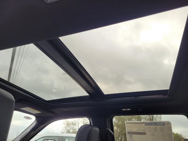 New 2026 Ford F250 Platinum w/ FX4 Off-Road Package image 12