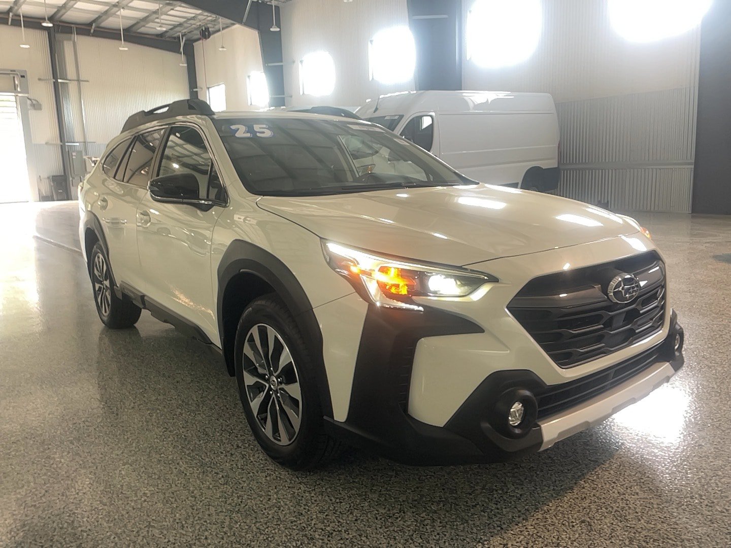 Used 2025 Subaru Outback Limited XT w/ Popular Package #2 AWD/4WD image 1