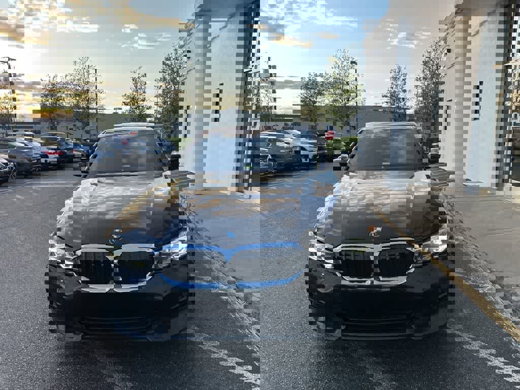 Used 2021 BMW 330e xDrive w/ Premium Package image 5