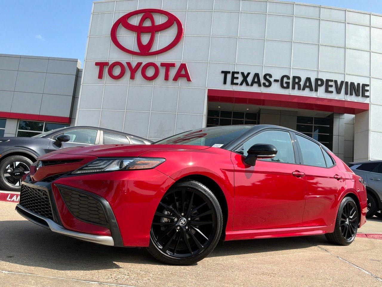 Used 2023 Toyota Camry XSE w/ Navigation Package FWD image 2