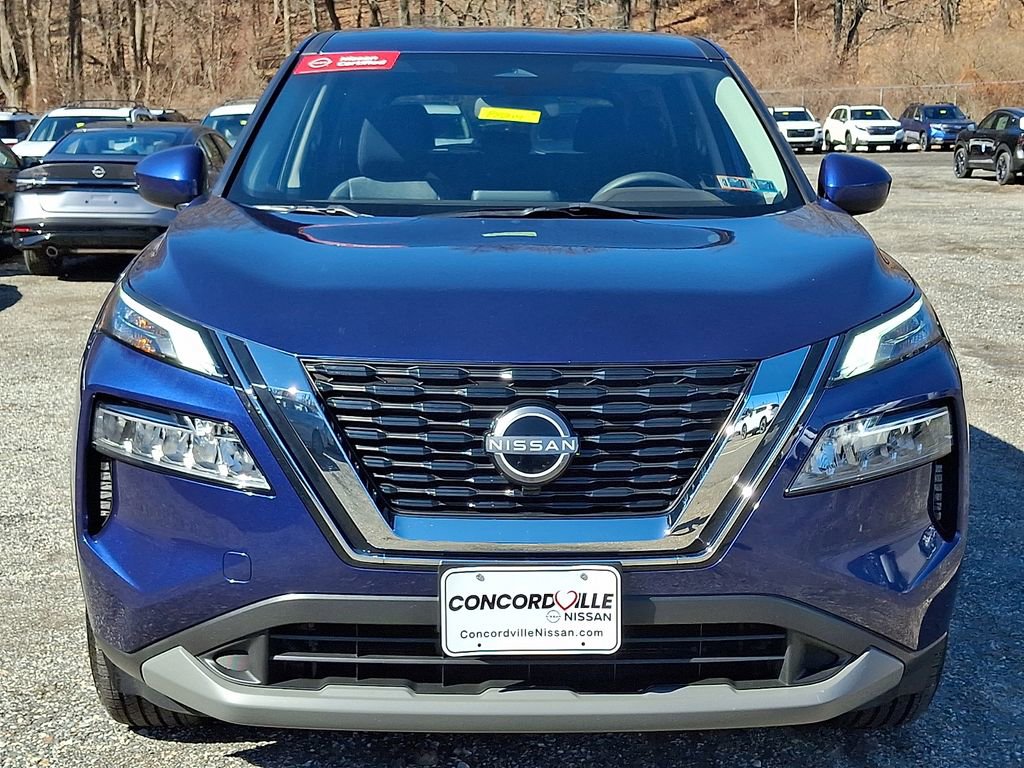 Certified 2023 Nissan Rogue SV image 3