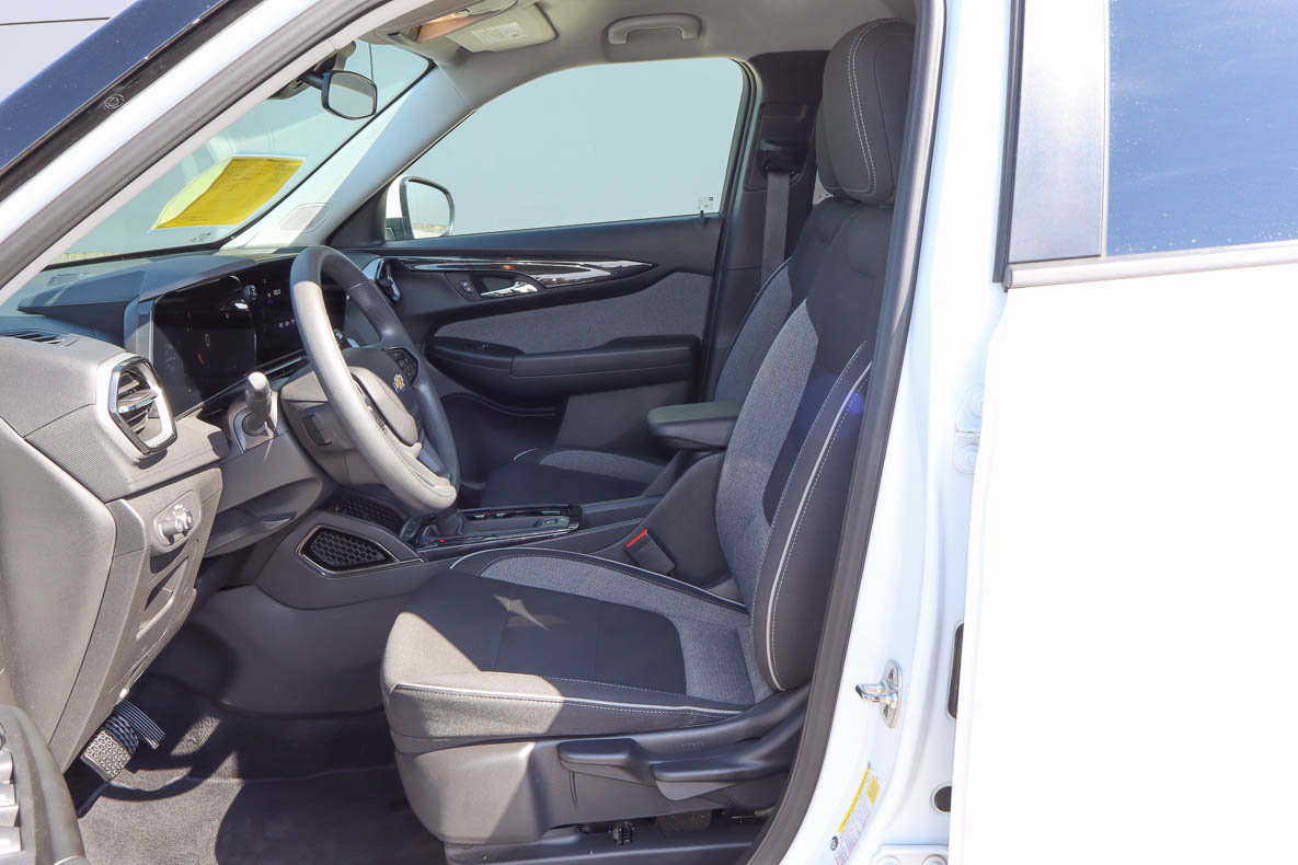 Used 2025 Chevrolet TrailBlazer LT FWD image 7