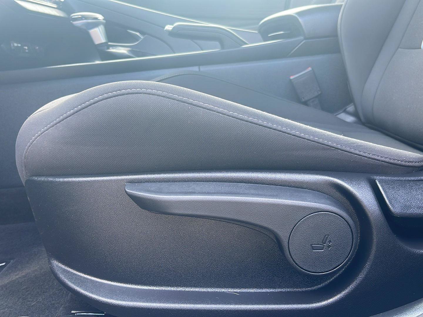 Certified 2024 Hyundai Elantra SEL FWD image 27