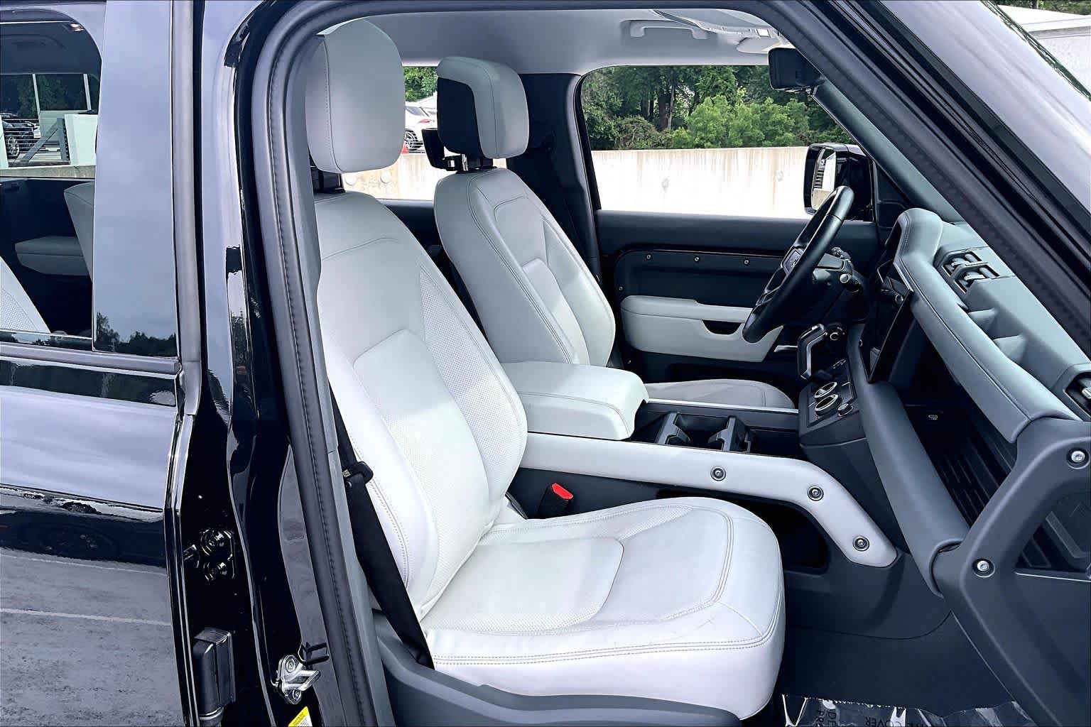 Used 2025 Land Rover Defender 130 S AWD/4WD image 9