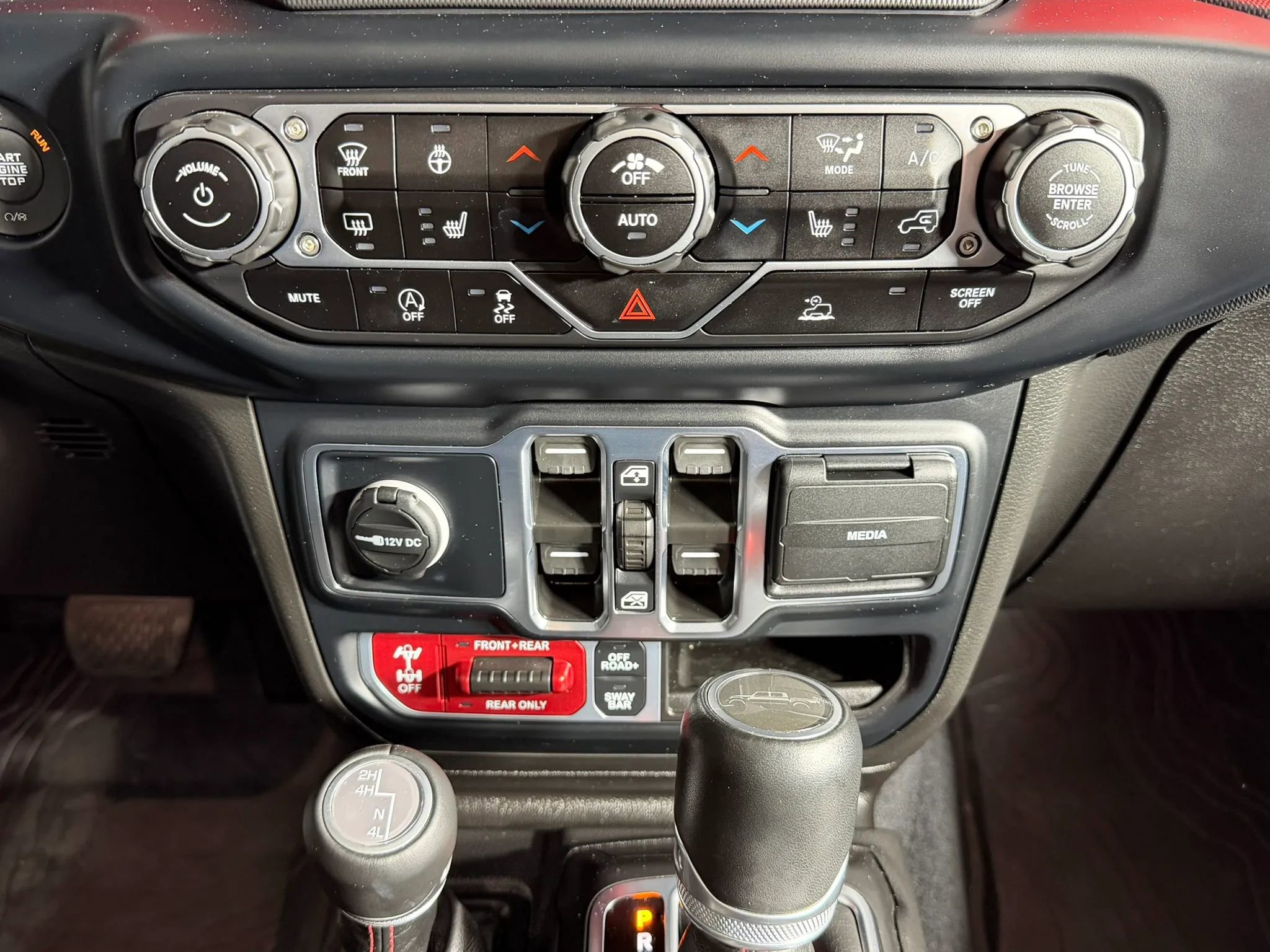 Used 2023 Jeep Gladiator Rubicon w/ Cold Weather Group AWD/4WD image 24