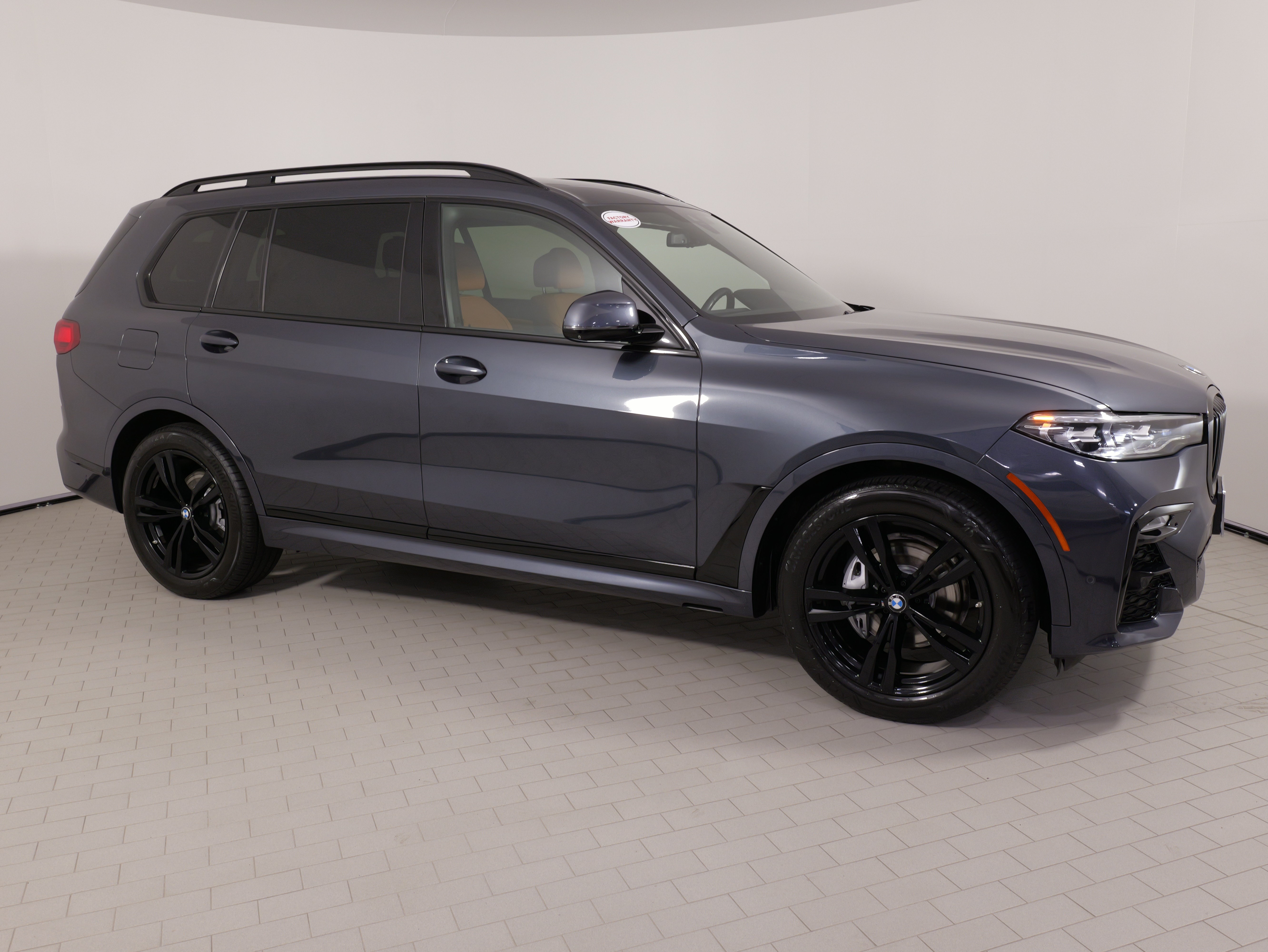 Used 2022 BMW X7 xDrive40i w/ M Sport Package AWD/4WD image 8