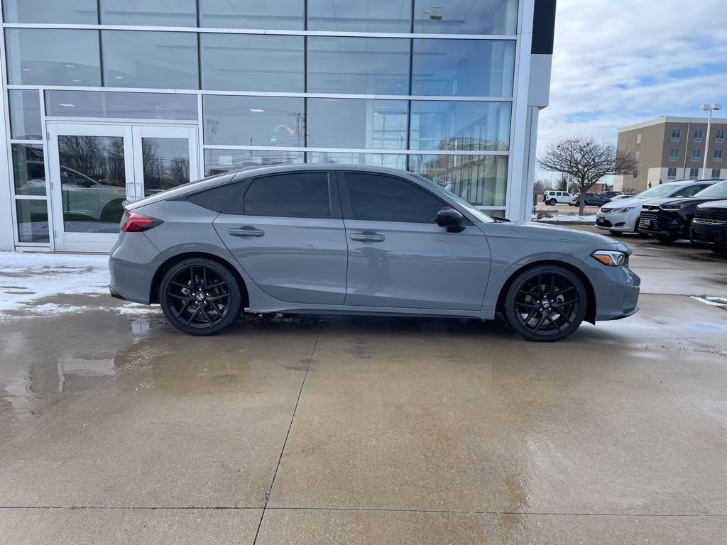 Used 2025 Honda Civic Sport image 4