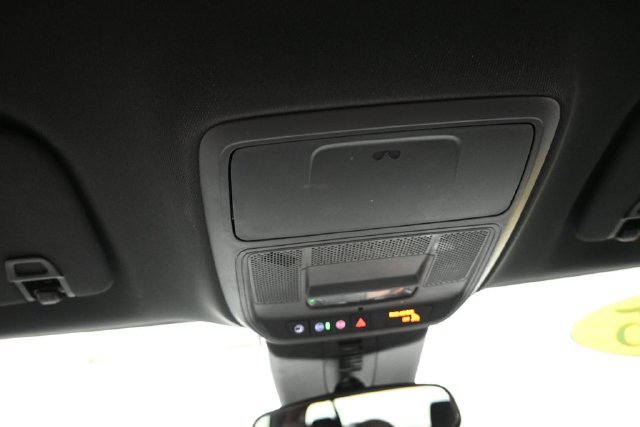 Used 2025 Chevrolet Traverse LT FWD image 12