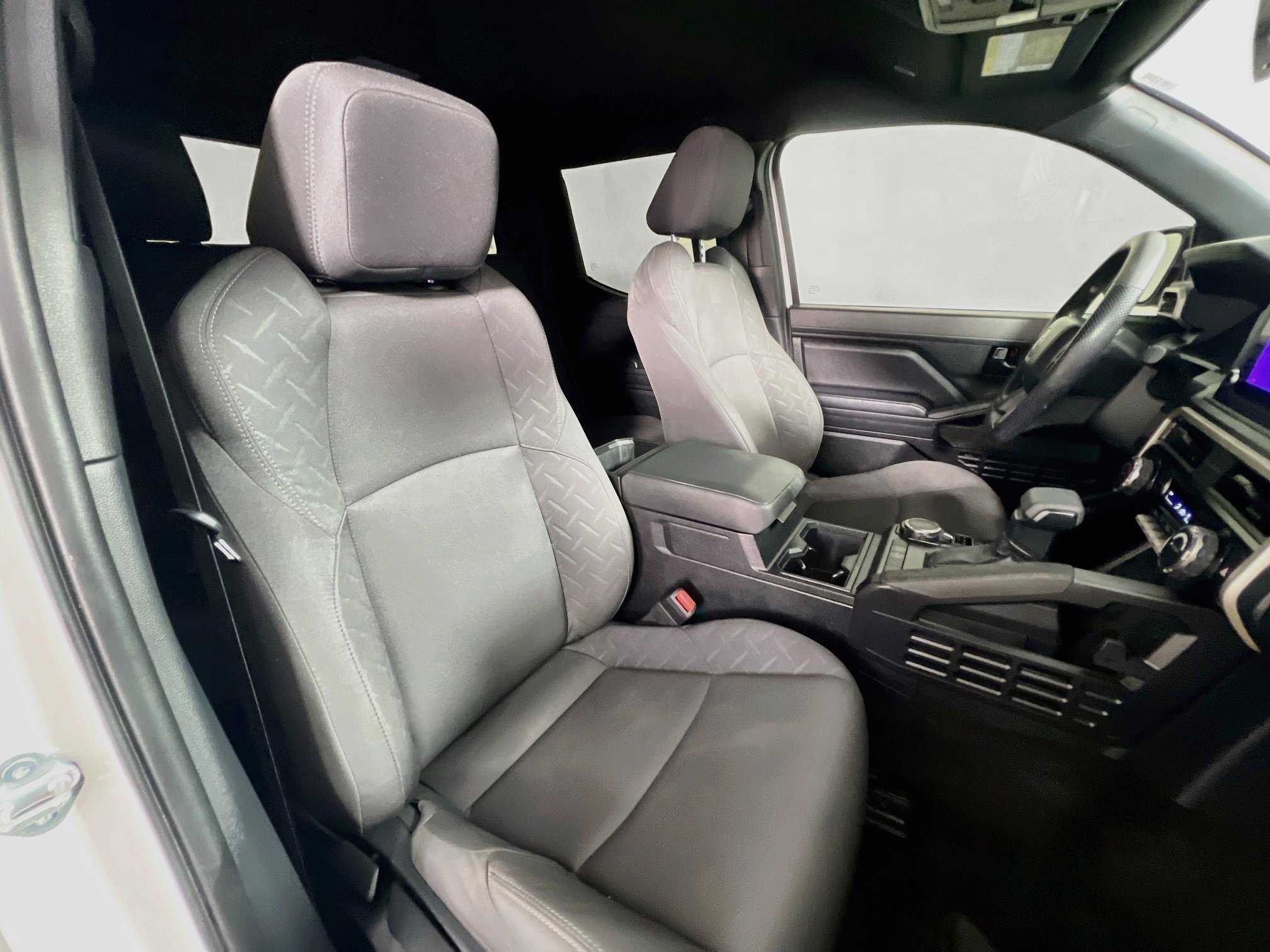 Used 2024 Toyota Tacoma SR AWD/4WD image 24
