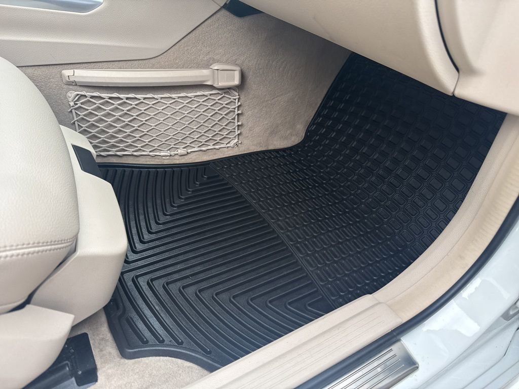 Used 2015 Mercedes-Benz E 350 4MATIC Sedan image 49