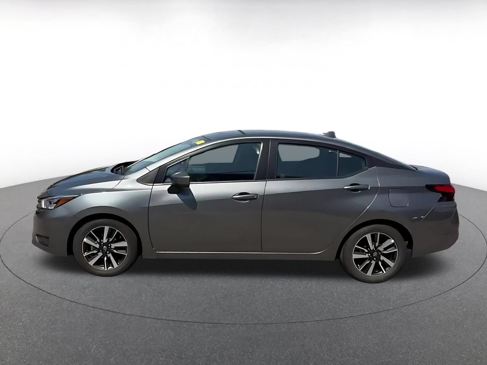 Used 2025 Nissan Versa SV FWD image 9