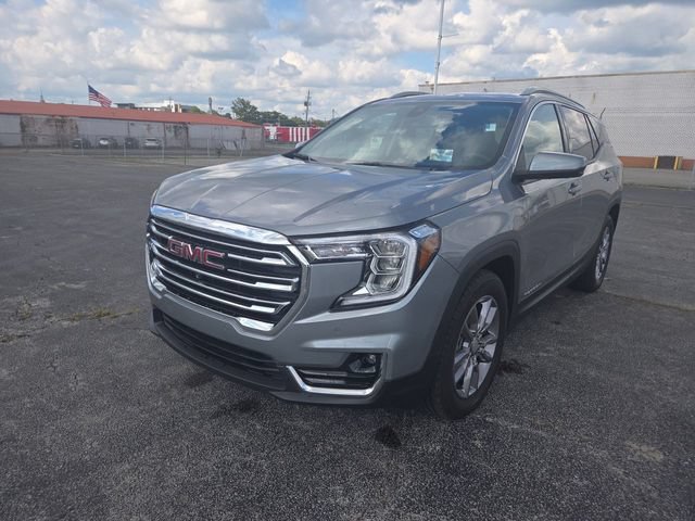 Used 2024 GMC Terrain SLT w/ Tech Package FWD image 1