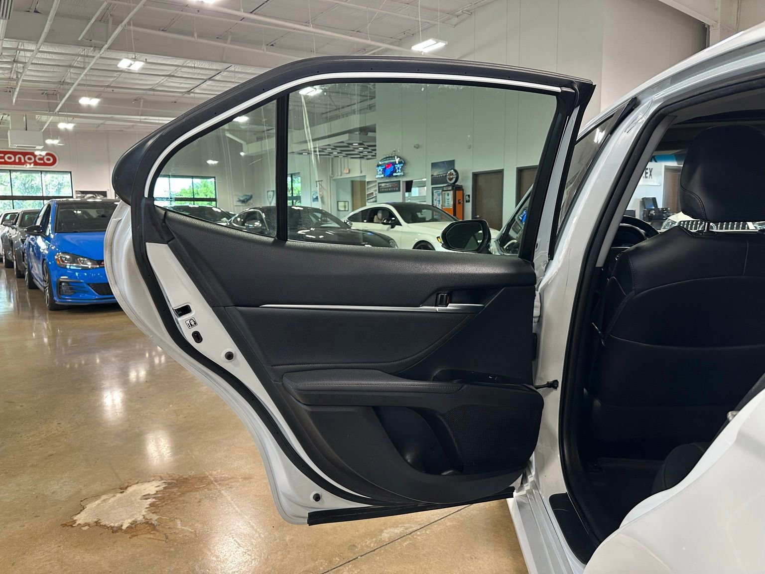 Used 2018 Toyota Camry XLE w/ Audio Package FWD image 35