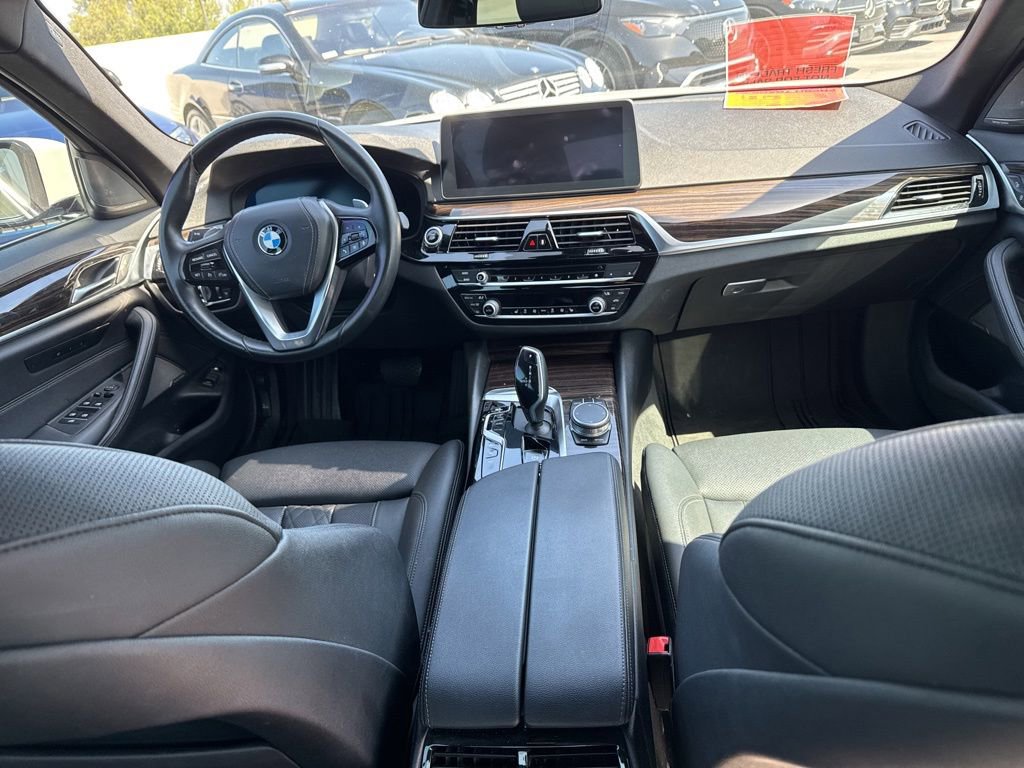 Used 2021 BMW 530e w/ Premium Package RWD image 7