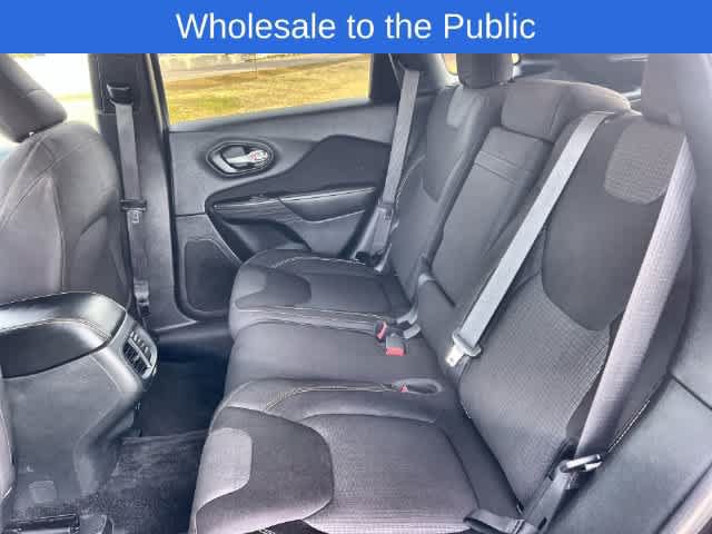 Used 2015 Jeep Cherokee Latitude w/ Comfort/Convenience Group FWD image 14