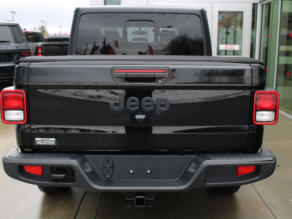 Used 2022 Jeep Gladiator Sport image 6