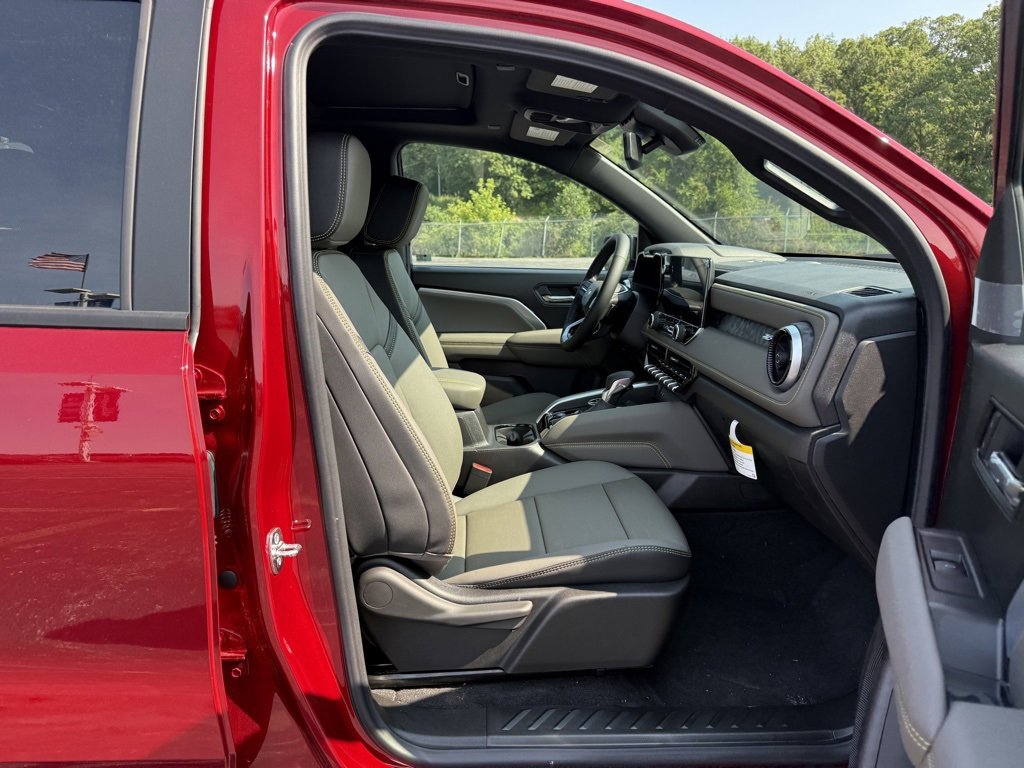 New 2026 Chevrolet Colorado ZR2 w/ Technology Package image 9