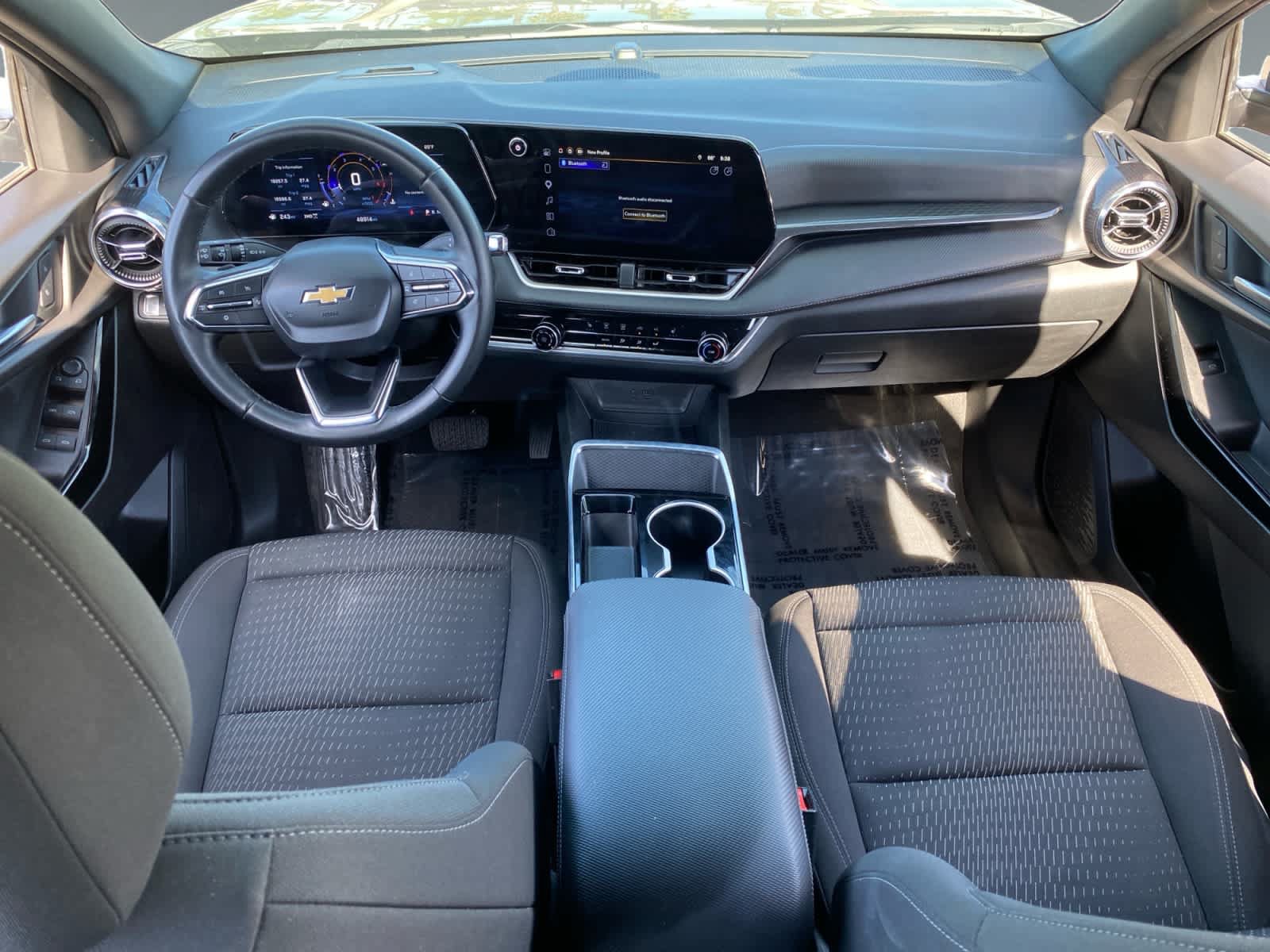 Used 2025 Chevrolet Equinox LT AWD/4WD image 3