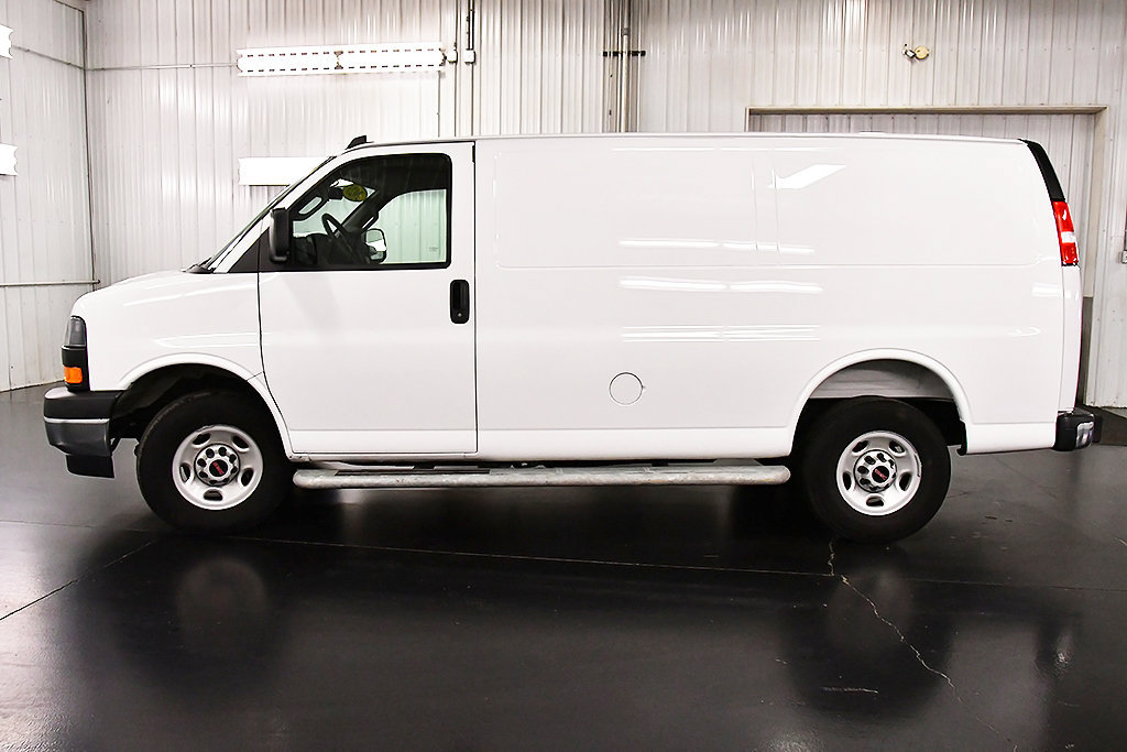Used 2025 GMC Savana 2500 w/ Driver Convenience Package RWD image 4