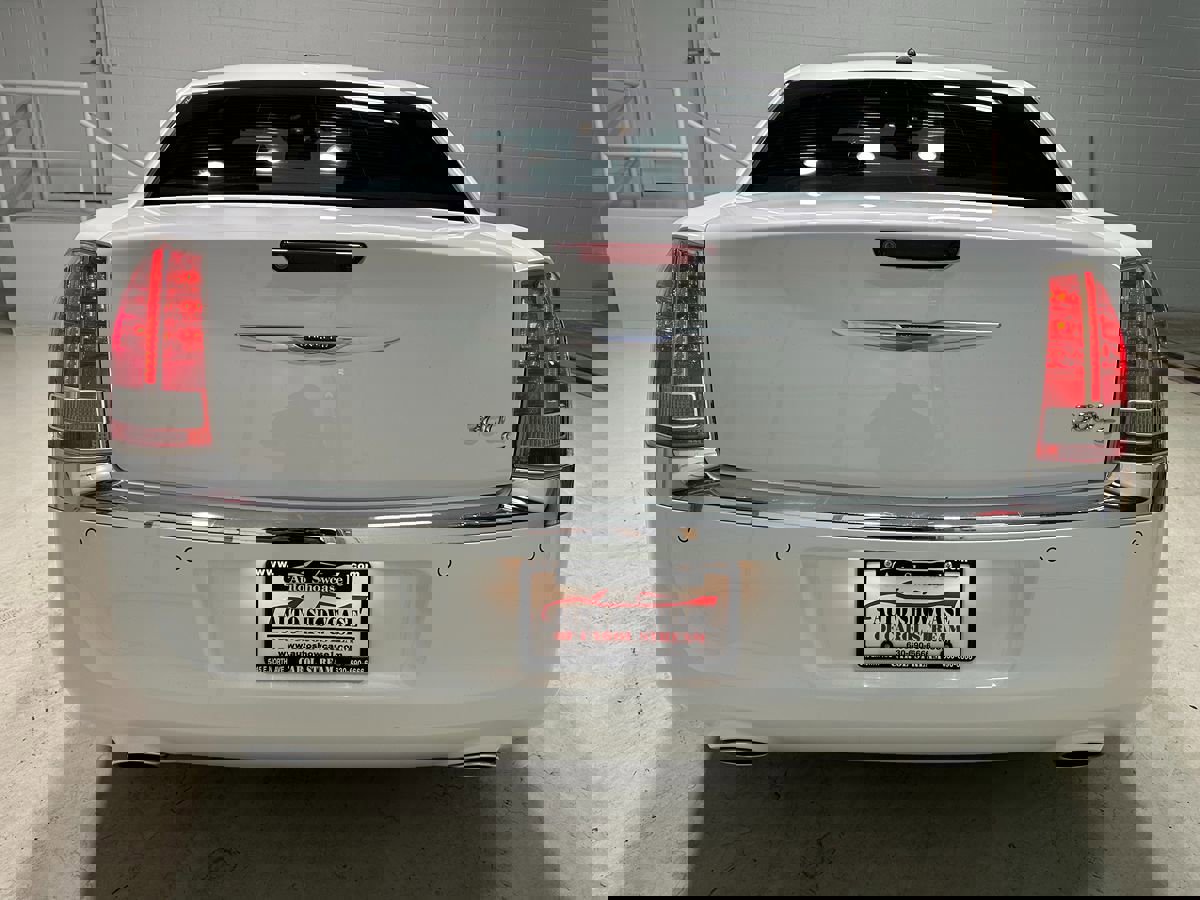 Used 2013 Chrysler 300 C w/ Light Group image 7