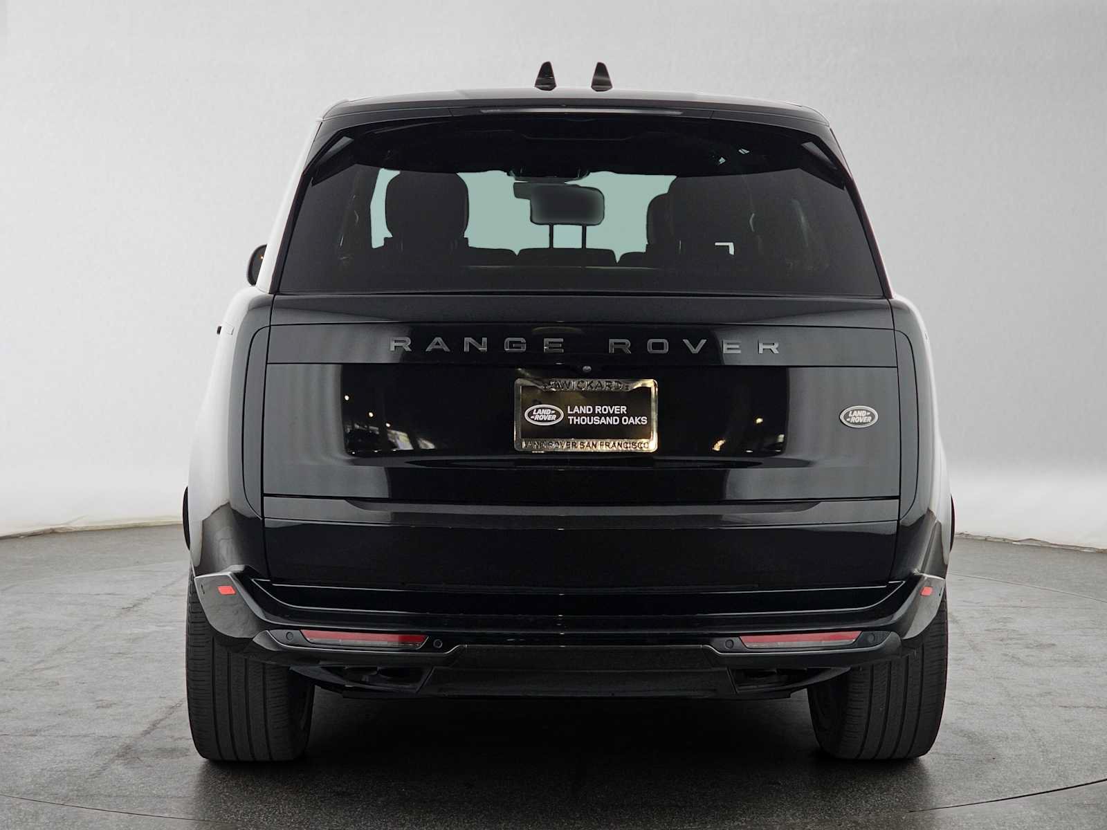 Used 2023 Land Rover Range Rover Long Wheelbase SE AWD/4WD image 4