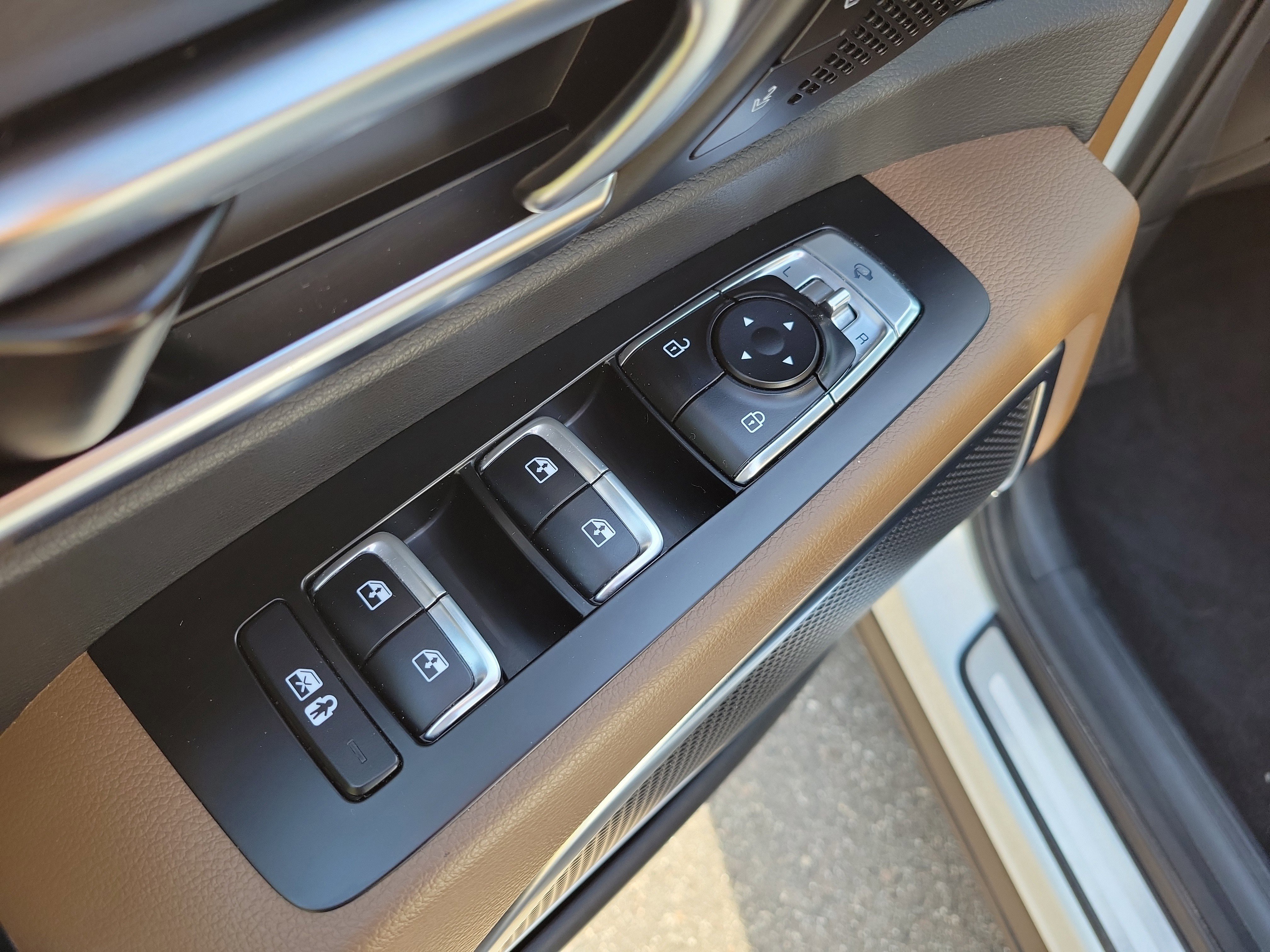 Used 2021 Kia Telluride SX w/ SX Prestige Package image 22