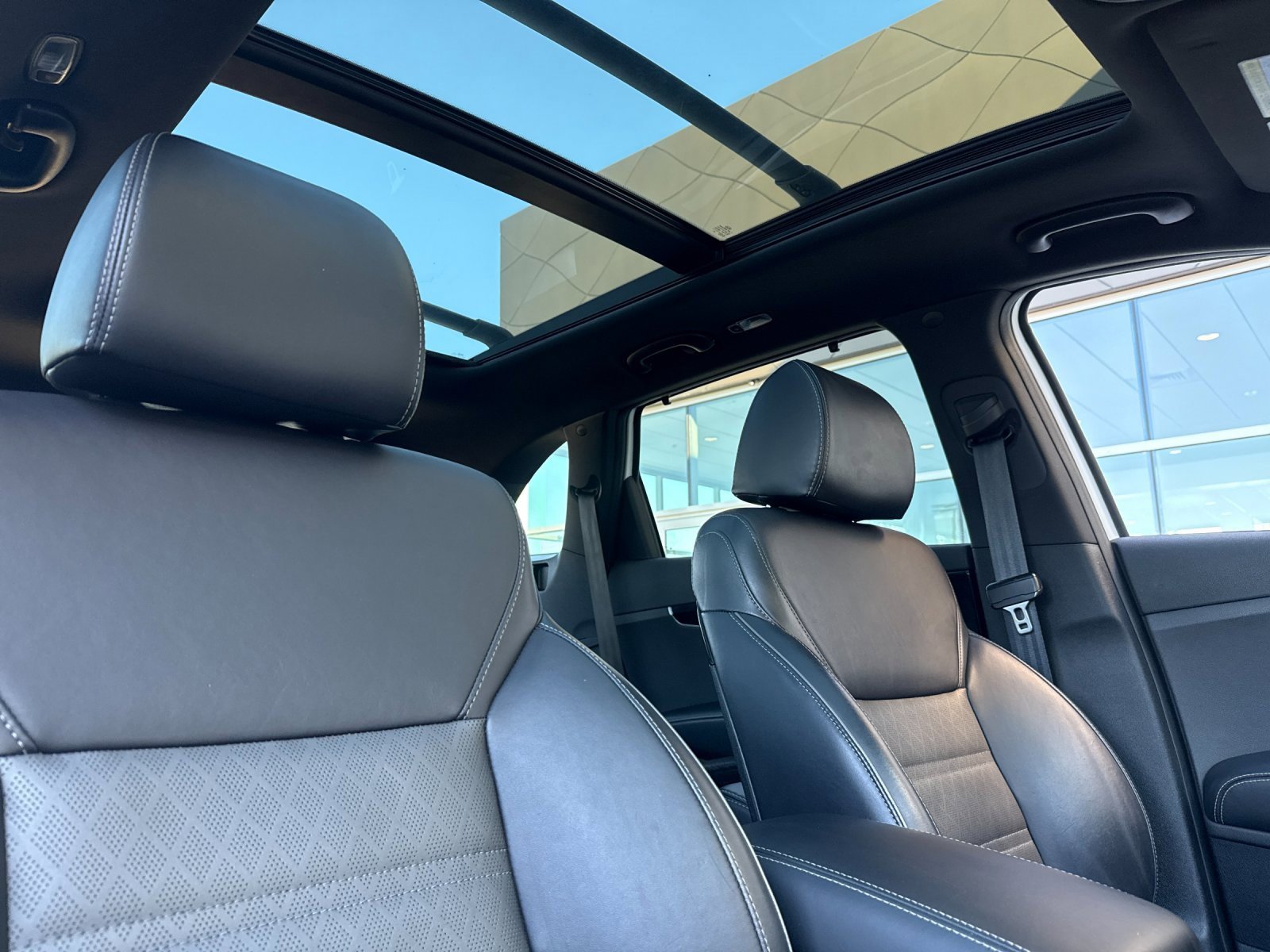 Used 2019 Kia Sorento SX image 19