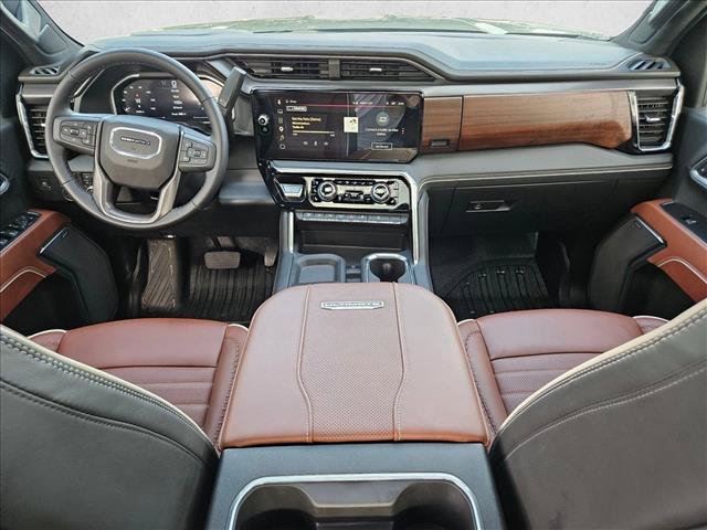 Used 2026 GMC Sierra 2500 Denali Ultimate w/ LPO, Black Badging Package AWD/4WD image 17