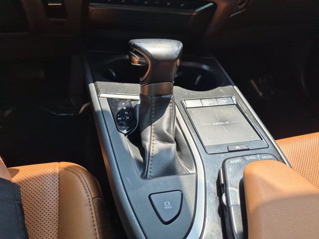Used 2021 Lexus UX 200 w/ Premium Package FWD image 12