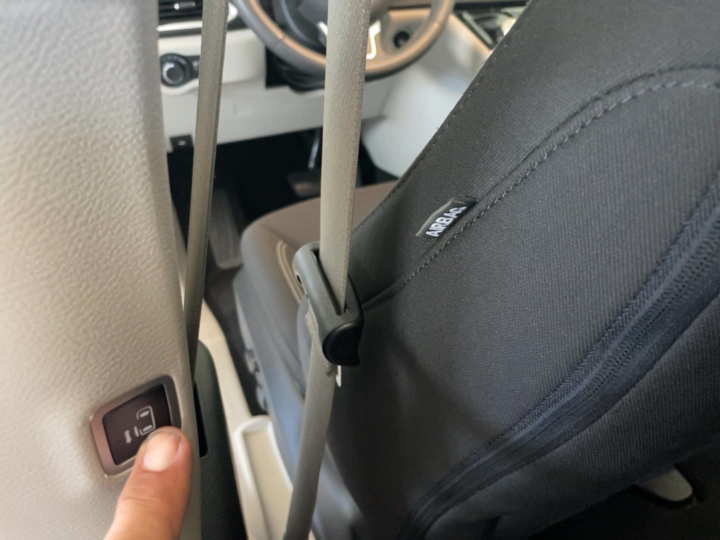 Used 2023 Chrysler Voyager LX FWD image 29