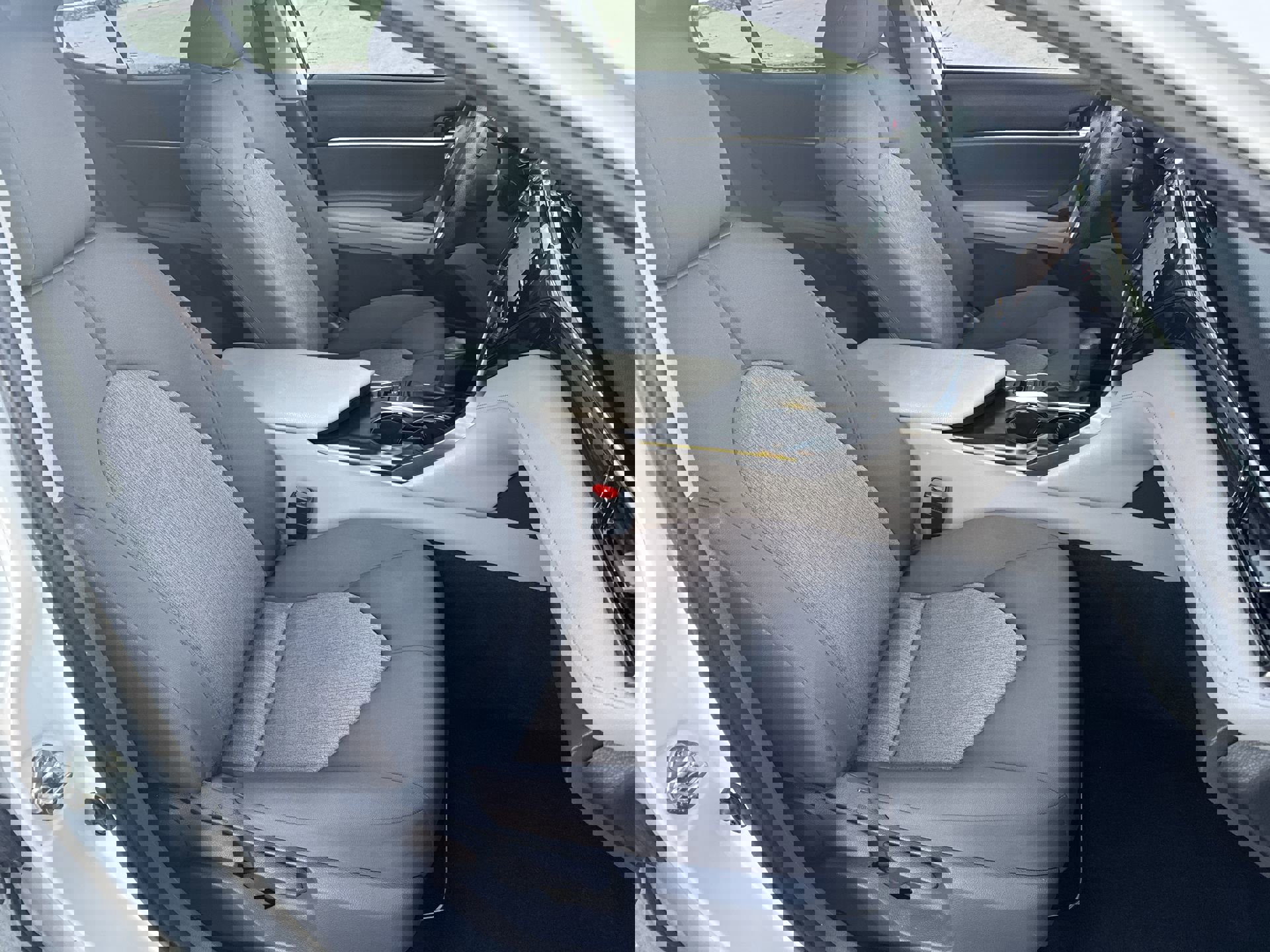 Used 2020 Toyota Camry LE image 30