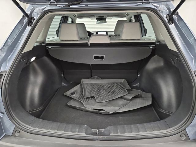 Used 2024 Toyota Corolla Cross L image 8