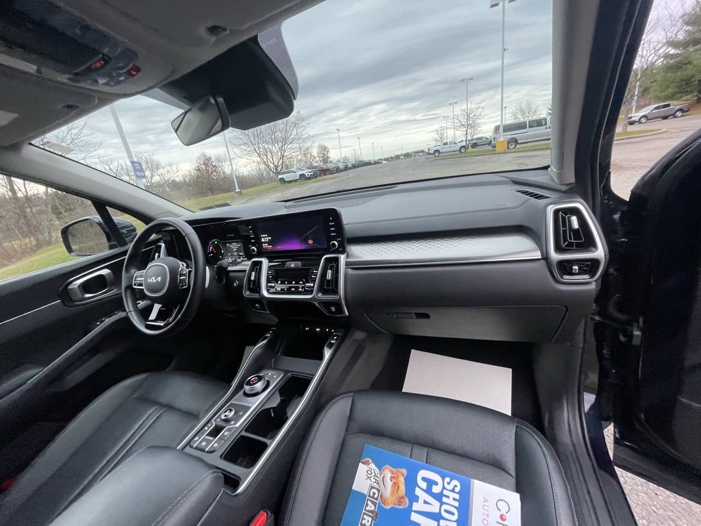 Certified 2023 Kia Sorento EX image 10