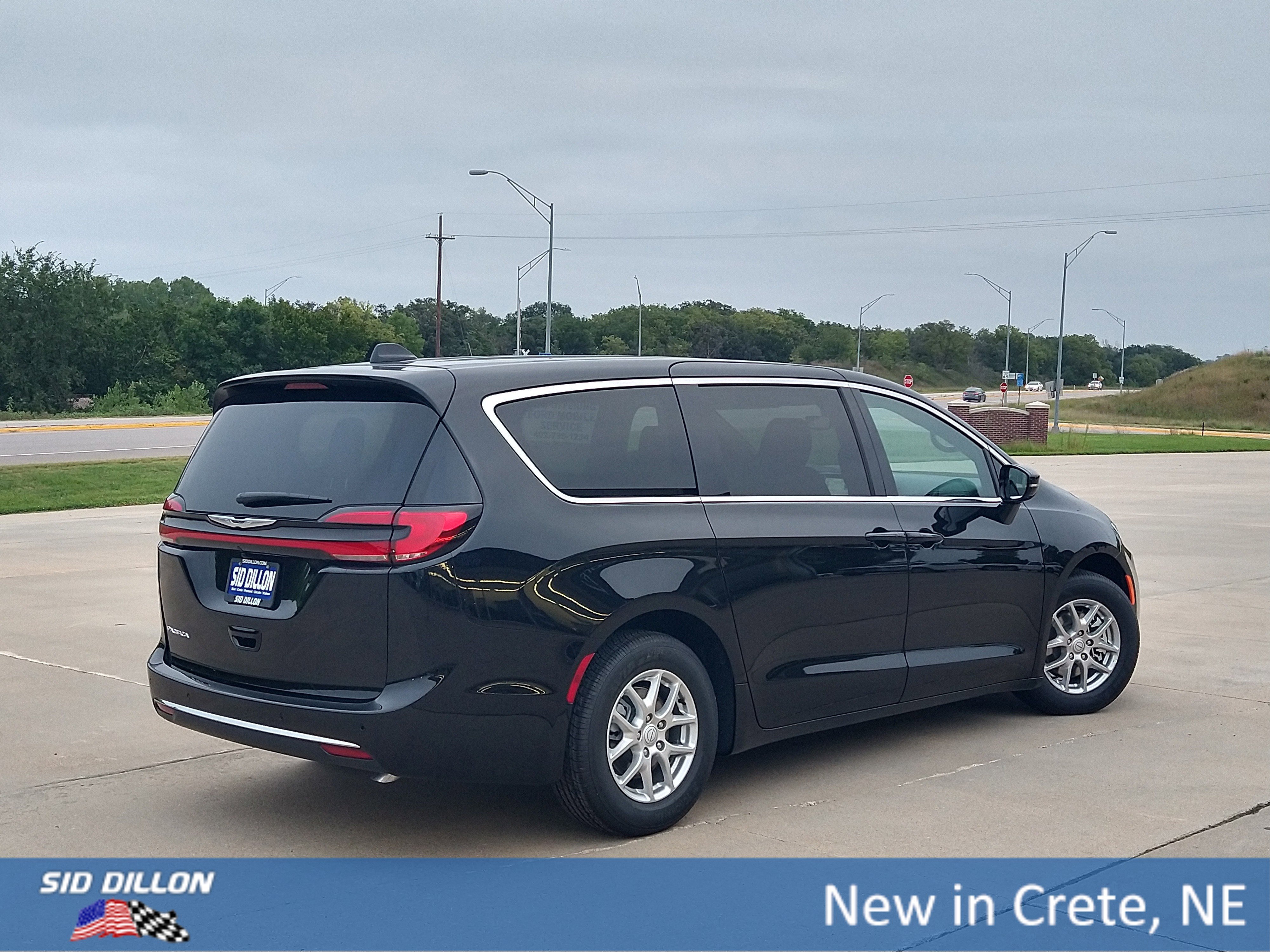 New 2026 Chrysler Pacifica Select image 21