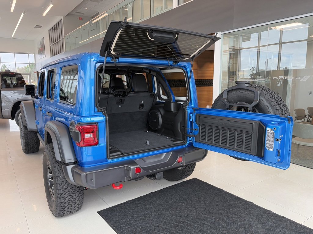 New 2026 Jeep Wrangler Unlimited Rubicon w/ Xtreme 35 Tire Package image 6