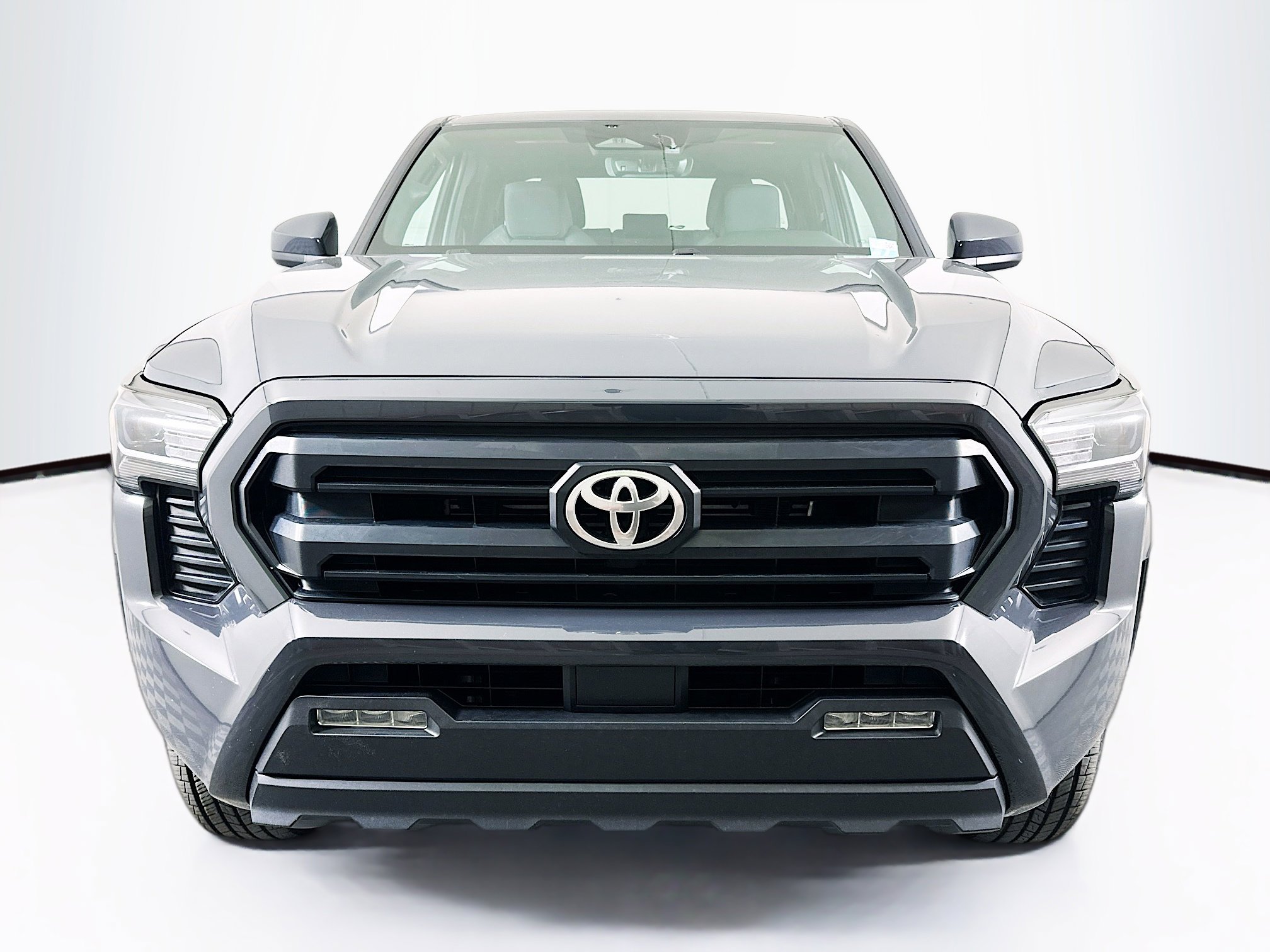 Used 2024 Toyota Tacoma SR5 RWD image 2