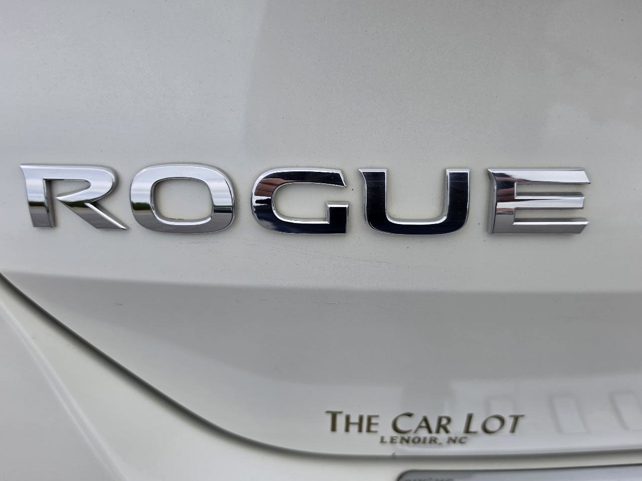 Used 2018 Nissan Rogue SV FWD image 23