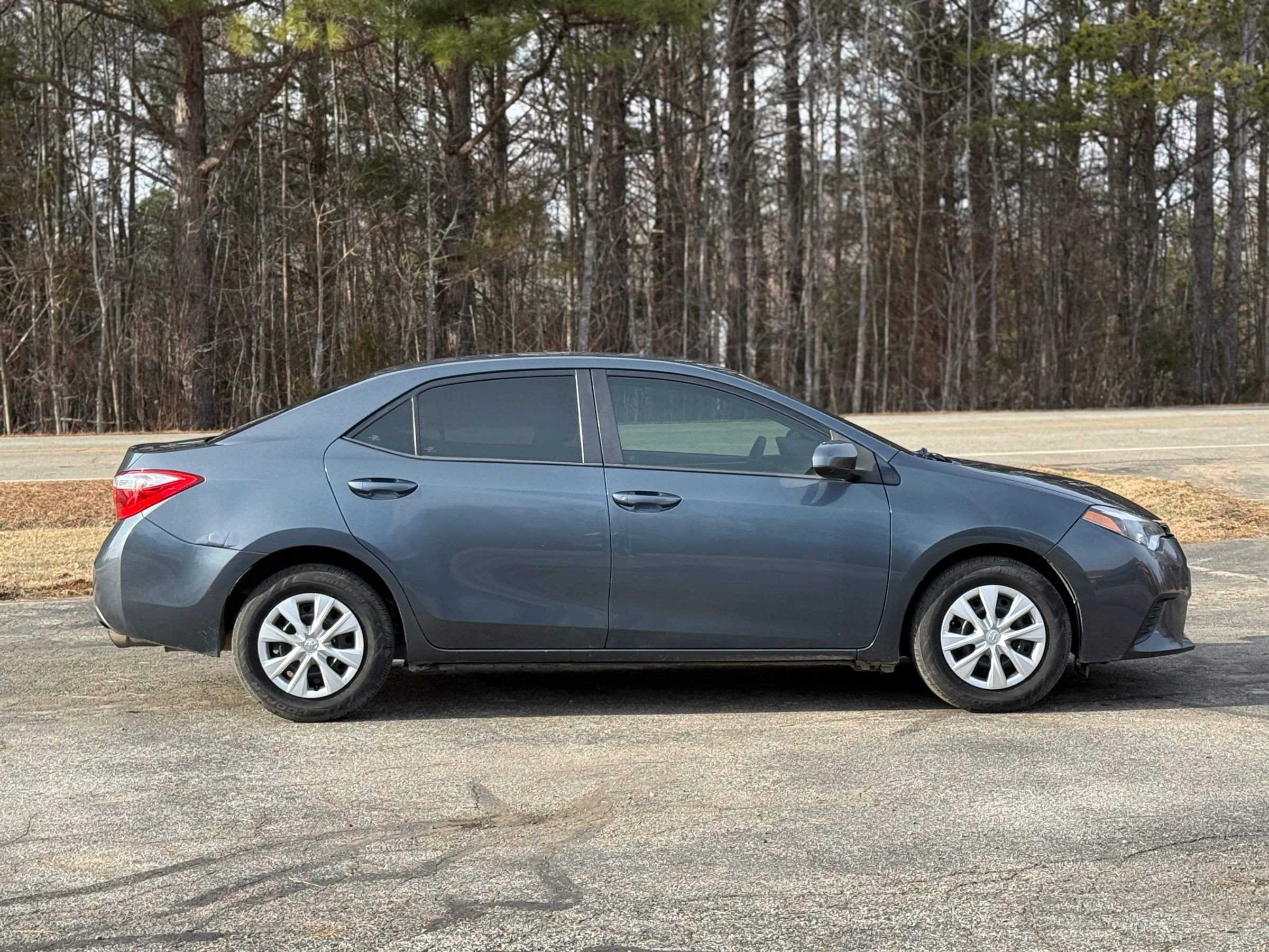 Used 2015 Toyota Corolla L FWD image 2