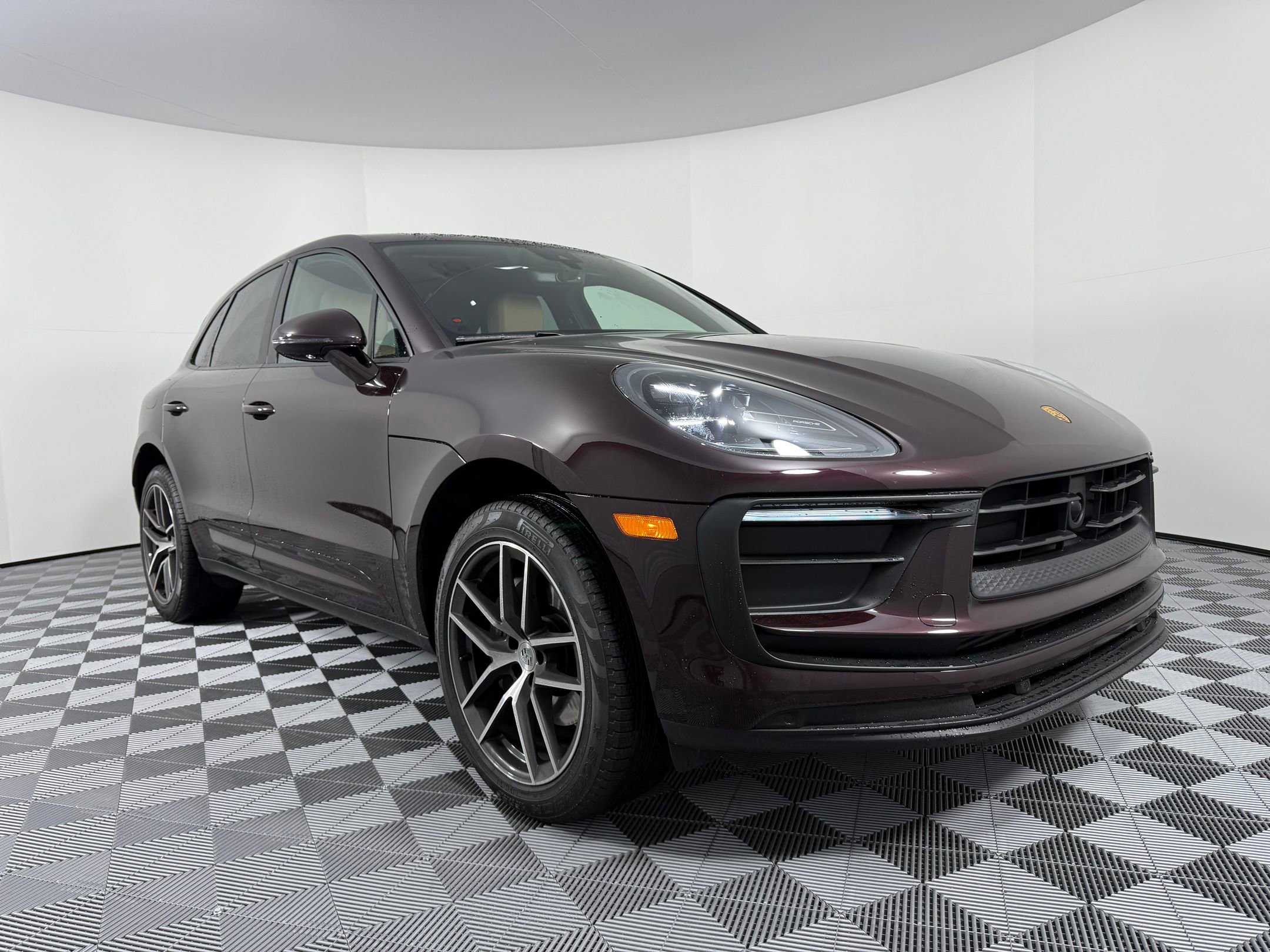 New 2025 Porsche Macan image 7