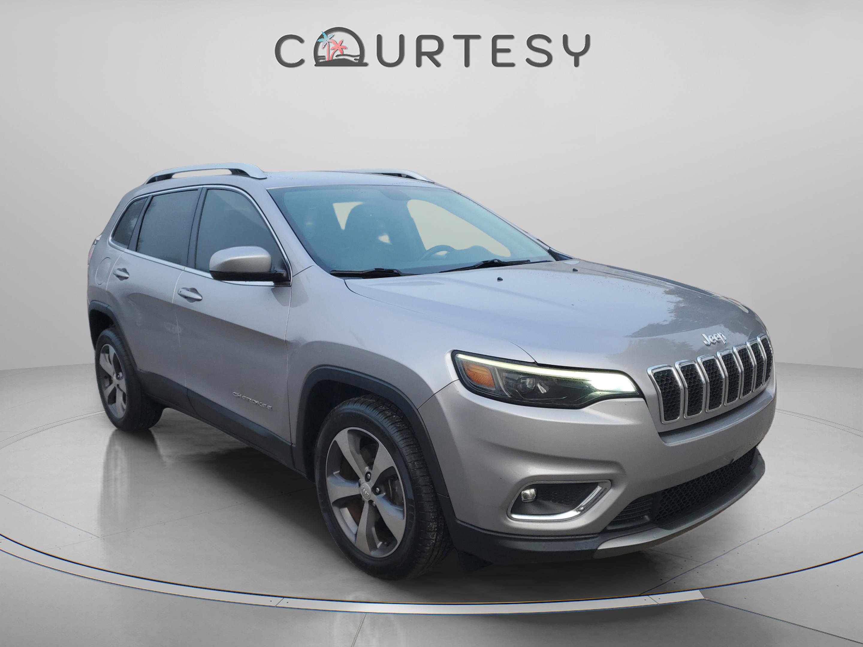 Used 2020 Jeep Cherokee Limited image 5