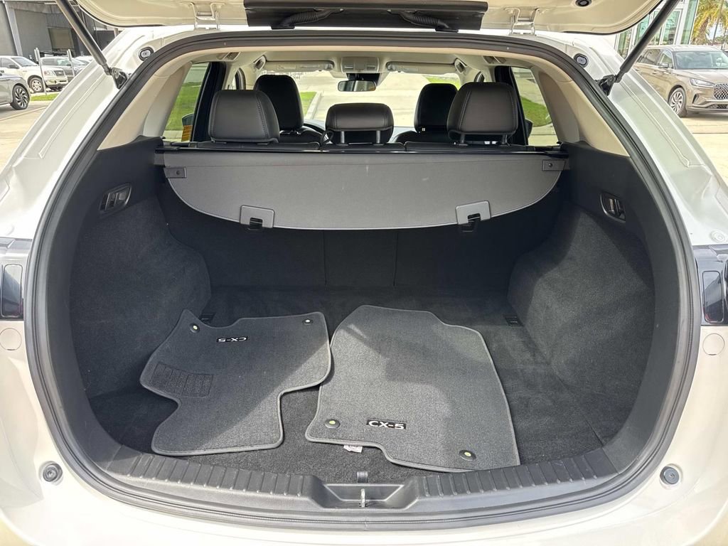 Used 2020 MAZDA CX-5 Touring FWD image 11