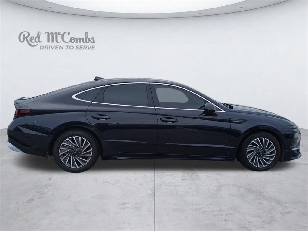 Certified 2025 Hyundai Sonata Limited FWD image 8
