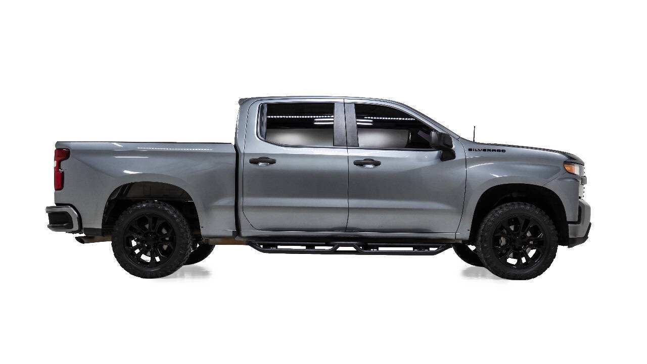 Used 2021 Chevrolet Silverado 1500 Custom w/ LPO, Dark Essentials Package RWD image 3