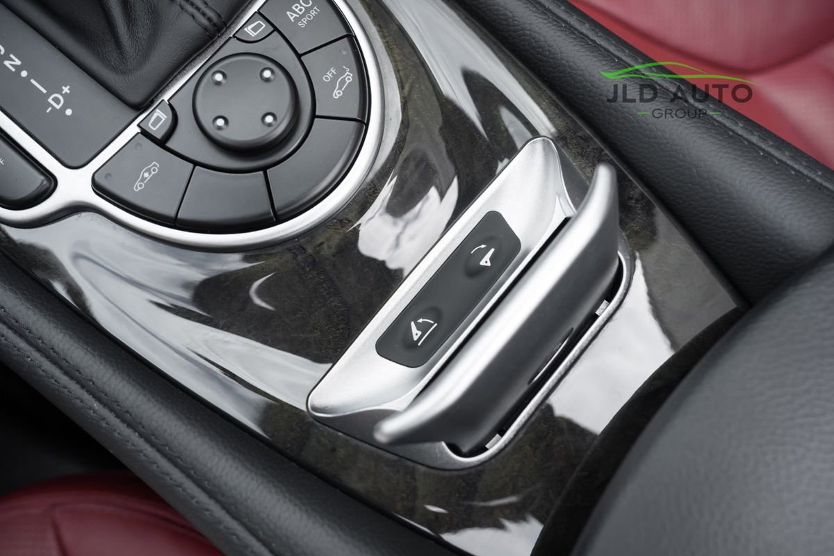 Used 2012 Mercedes-Benz SL 550 image 31